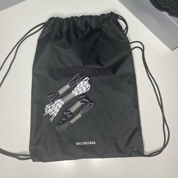 Balenciaga Triple S Black - Picture 7 of 7